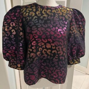 Striking top! NWOT EMILY MCCARTHY bella top in gold cheetah jacquard